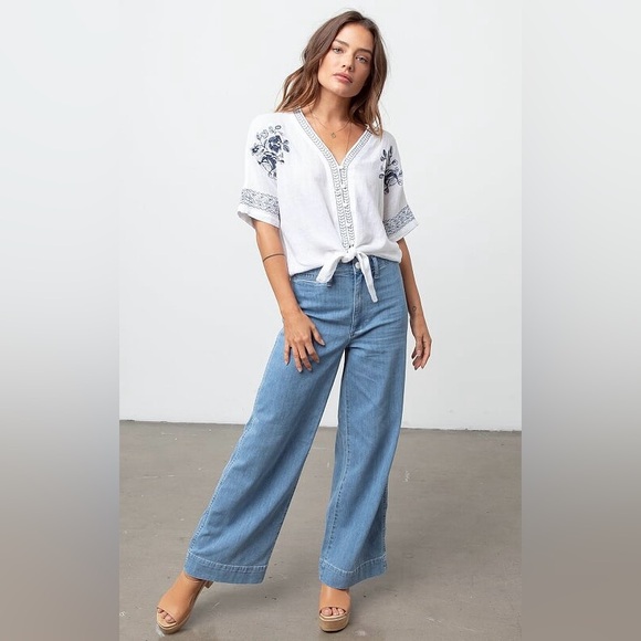 RAILS “Thea Embroidered Tie-Front Top” White w/ Blue Floral Embroidery *NWOT!🎁* - Picture 2 of 6